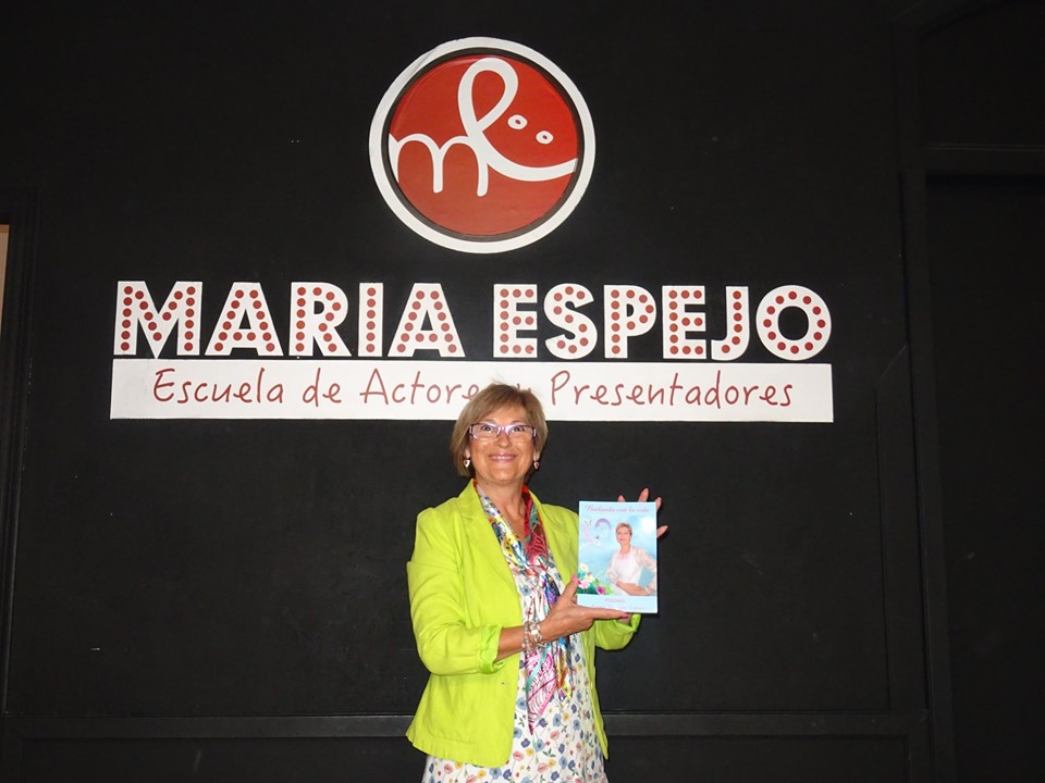 Lectura Poemas en Escuela María Espejo